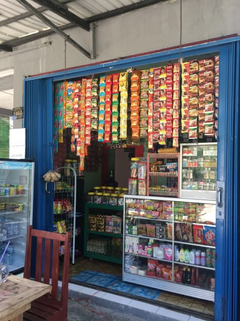 Warung Kelontong Bu Minah: Sarapan Sederhana yang Menghangatkan